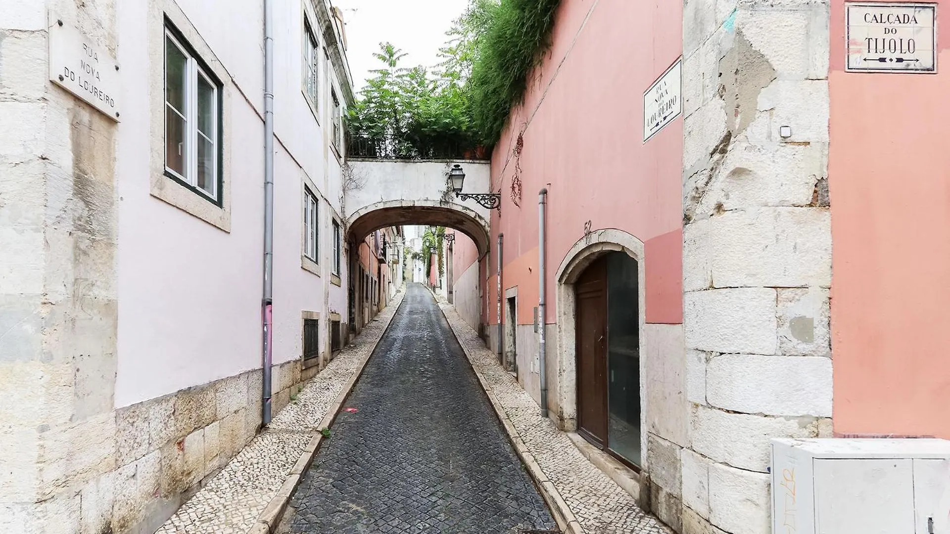 Luxury Olipi Apartments Lisboa 0*,  البرتغال